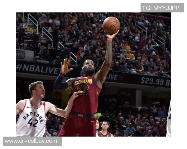 爱德华兹表现出色19投9中砍下31分8篮板5助攻三分球命中率高达50