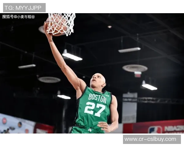 沃尔什全能表现助力球队胜利8投全中创生涯新高22分外加7篮板3助攻