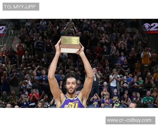 戈贝尔力争第五个最佳防守球员奖全力提升球队防守实力