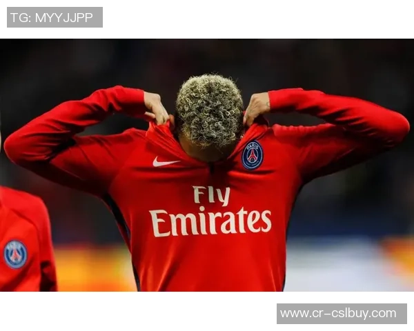 F1车手汉密尔顿谈足坛偶像最爱维尼修斯与内马尔并赞美梅西技术之精湛