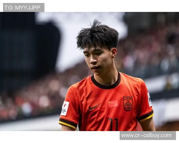 国足集训期间教练组每日短会与视频课程提升球队战术水平