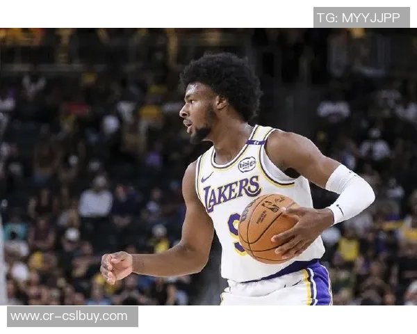 布朗尼单臂补扣震撼全场克内克特称赞他是兄弟太燃了